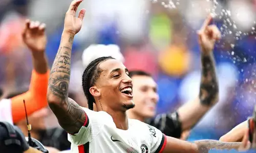 Chelsea bangkit dari ketinggalan dua gol untuk imbangi  Newcastle 2-2