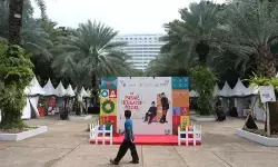 DKI gelar pasar kreatif natal di Taman Lapangan Banteng DKI gelar pasar kreatif natal di Taman Lapangan Banteng