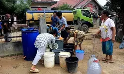 Mobil Tangki Air distribusikan air bersih untuk masyarakat Tapanuli Tengah pascabencana