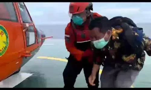 Tim SAR Gabungan berhasil evakuasi WNA sakit di perairan Sumatera Barat