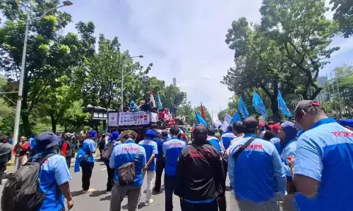 Menghitung UMP 2026: Keseimbangan daya beli dan daya saing Menghitung UMP 2026: Keseimbangan daya beli dan daya saing