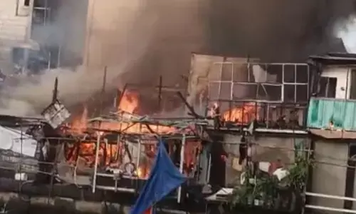 14 rumah semi permanen terbakar di Kapuk Muara Jakut