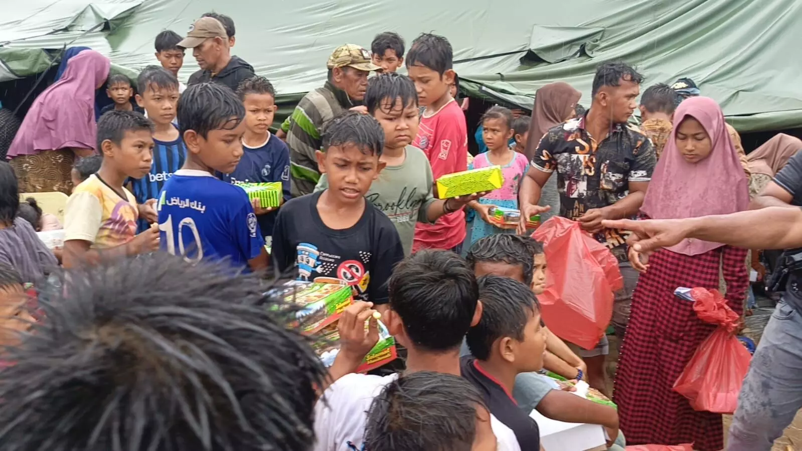 Mendesak, korban banjir bandang di Lubok Pusaka butuh tenda pengungsian Mendesak, korban banjir bandang di Lubok Pusaka butuh tenda pengungsian