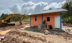 BNPB mulai bangun huntara bagi korban banjir dan longsor di Tapanuli Utara BNPB mulai bangun huntara bagi korban banjir dan longsor di Tapanuli Utara