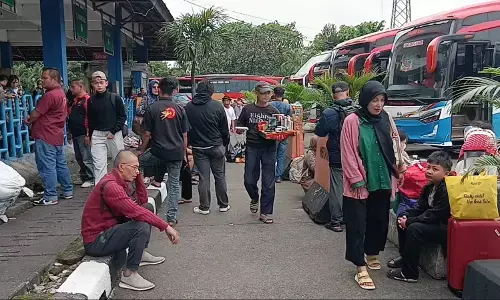 Jelang Nataru, lonjakan penumpang terjadi di Terminal Kampung Rambutan Jelang Nataru, lonjakan penumpang terjadi di Terminal Kampung Rambutan