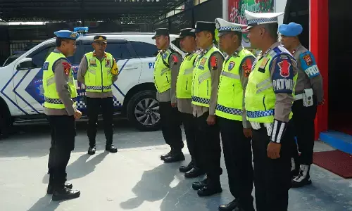 Kapolres Tegal - PJU cek pos terpadu exit Tol Adiwerna dalam rangka Operasi Lilin 2025