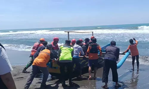 Hari ketiga pencarian, Tim SAR Gabungan temukan korban terseret ombak di Pantai Dewaruci, Jatimalang