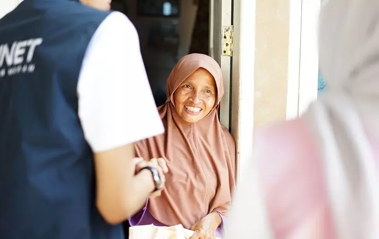 ICONNET bersama pelanggan salurkan bantuan untuk korban banjir bandang di Sumatera ICONNET bersama pelanggan salurkan bantuan untuk korban banjir bandang di Sumatera