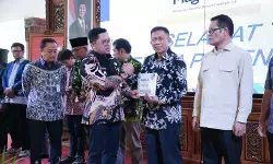 Perkuat layanan publik, Wali Kota Magelang serahkan honor RT/RW sekaligus luncurkan inovasi
