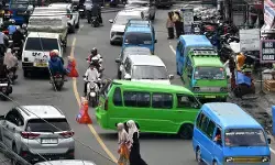 Angkot di Puncak dihentikan selama libur Nataru, pengamat ingatkan dampak lanjutan