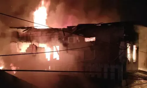 Ratusan warga Wijaya Kusuma Jakbar mengungsi akibat kebakaran