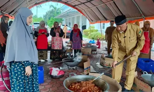 Sumbar kirim 1,5 ton rendang ke Aceh dan Sumatera Utara