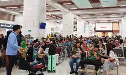 Stasiun KCIC mulai padat oleh calon penumpang sejak Rabu pagi