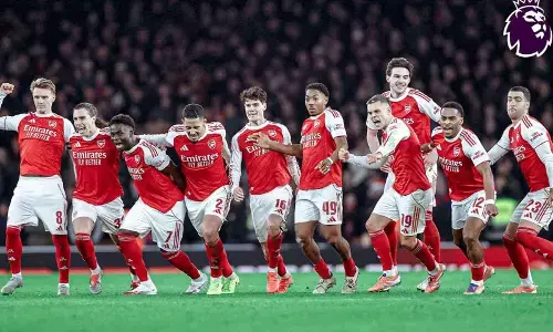 Arsenal melaju ke semifinal lewat adu penalti lawan Palace