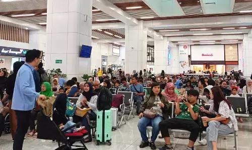 Stasiun KCIC mulai padat oleh calon penumpang sejak Rabu pagi