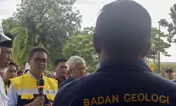 PGA–BKSDA tutup jalur pendakian tiga gunung api di Sumbar