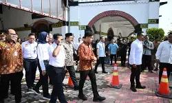 Wapres Gibran tinjau Stasiun Tawang, pastikan kesiapan angkutan Nataru Wapres Gibran tinjau Stasiun Tawang, pastikan kesiapan angkutan Nataru