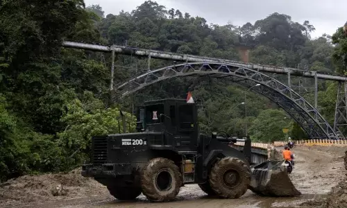 Gubernur Sumbar soroti perlunya kajian pembongkaran bangunan UNESCO