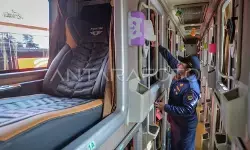 Lonjakan penumpang Terminal Poris diprediksi hingga 28 Desember Lonjakan penumpang Terminal Poris diprediksi hingga 28 Desember