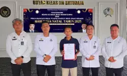 Seorang warga binaan Rutan Baturaja peroleh remisi Natal 2025