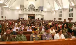 Patroli kendaraan R2, Kapolda Sulut bersama Pangdam XIII/Merdeka pantau suasana malam Natal di Kota Manado