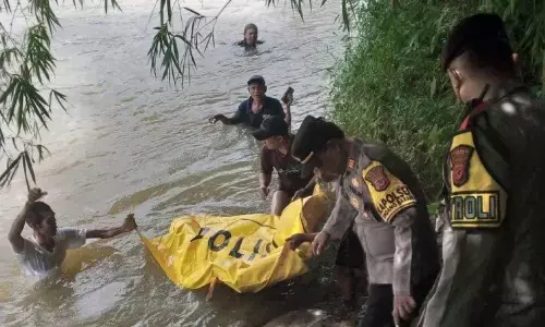 Petugas temukan korban hanyut di Sindangbarang Cianjur