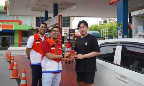 Pertamina Patra Niaga Regional Sumbagut berbagi 2.500 Bingkisan Natal di 25 SPBU