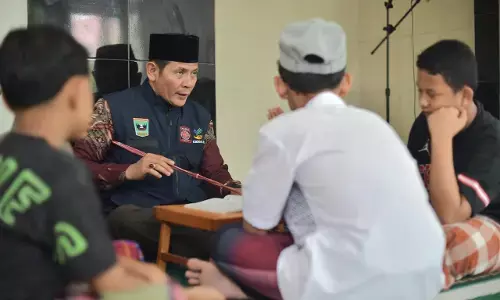 Usai banjir Padang, Tagana Jeli Hendri mengabdi di Sekolah Rakyat