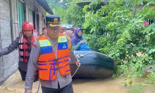 1.615 KK terdampak banjir bandang di Tebing Tinggi Kalsel 1.615 KK terdampak banjir bandang di Tebing Tinggi Kalsel