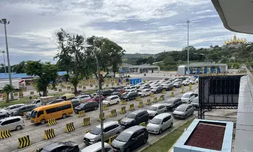 Aktivitas pemudik di pelabuhan Bakauheni ramai lancar pada H+2 Natal