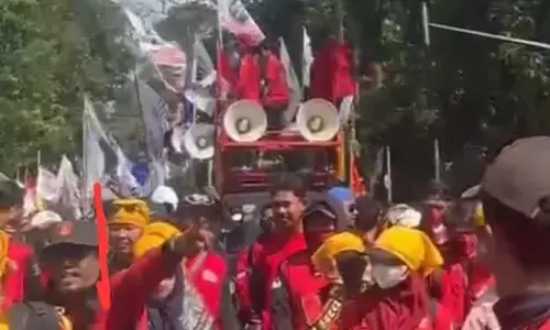 Buruh Jabar desak Gubernur revisi UMSK tahun 2026