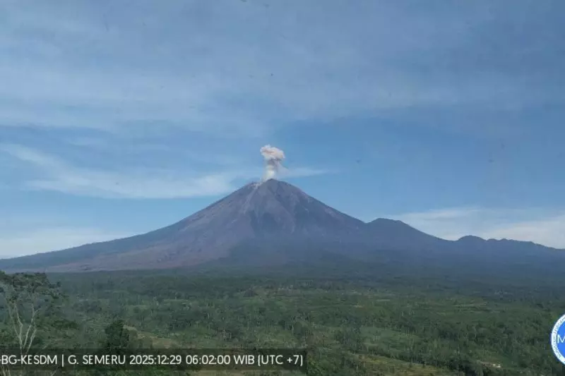 Aktivitas Gunung Semeru masih didominasi gempa letusan Aktivitas Gunung Semeru masih didominasi gempa letusan