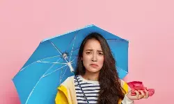 Tips merawat kulit tetap sehat saat cuaca tropis dan musim hujan