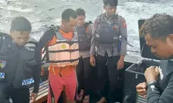 Tim SAR temukan satu korban KM Putri Sakinah yang tenggelam di perairan Pulau Padar