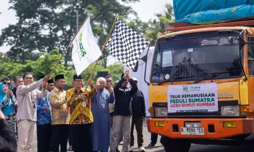 LAZiS Jateng berangkatkan truk kemanusiaan Peduli Sumatera Jilid 2 LAZiS Jateng berangkatkan truk kemanusiaan Peduli Sumatera Jilid 2