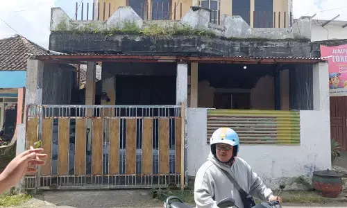 Penghuni rumah kost tewas bersimbah darah, polisi amankan satu pelaku