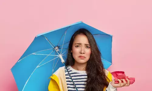 Tips merawat kulit tetap sehat saat cuaca tropis dan musim hujan