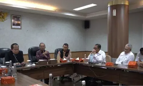 Koster sebut jumlah wisdom turun karena kurangnya maskapai Koster sebut jumlah wisdom turun karena kurangnya maskapai