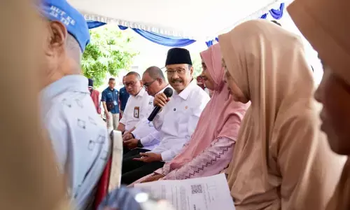 Mensos Gus Ipul cek penyaluran bansos PT Pos tetap berjalan di libur akhir tahun