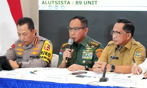 Panglima TNI prioritaskan hunian, jembatan dan layanan publik pada rekonstruksi pascabencana Panglima TNI prioritaskan hunian, jembatan dan layanan publik pada rekonstruksi pascabencana
