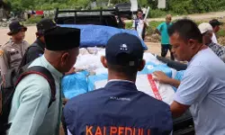 KAI Divre II Sumbar salurkan bantuan bagi masyarakat terdampak banjir