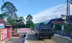 Tiga jembatan bailey telah dipasang di Agam buka akses pascabencana .