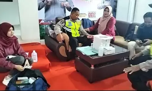 Kapolsek Talang pastikan layanan kesehatan gratis siaga di pospam exit Tol Kalimati