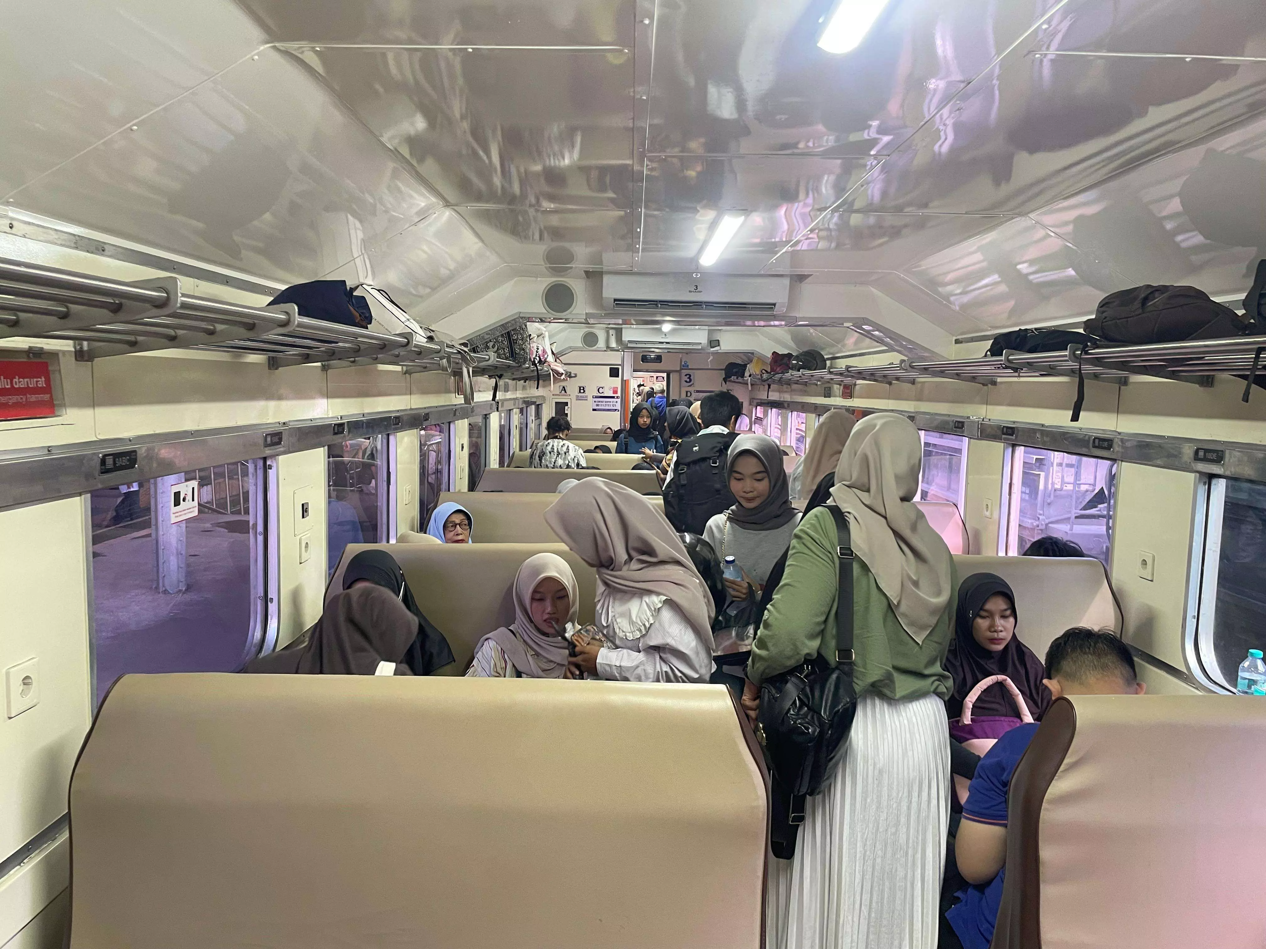 Nataru, KAI Divre II Sumbar layani lebih dari 100 ribu penumpang Nataru, KAI Divre II Sumbar layani lebih dari 100 ribu penumpang