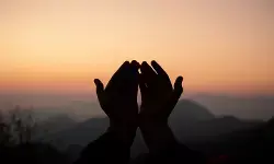 Doa Akhir Tahun 2025 dan Doa Awal Tahun 2026: bacaan dan maknanya