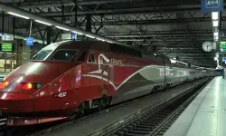 Eurostar batalkan layanan akibat kendala pasokan listrik Eurostar batalkan layanan akibat kendala pasokan listrik