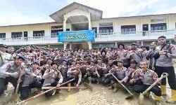 Kapolri harap sekolah di Aceh Tamiang bisa beroperasi pada 5 Januari
