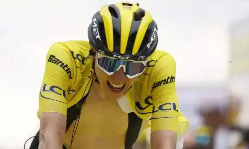 Dominasi Pogacar dan Vollering di balap sepeda dunia 2025