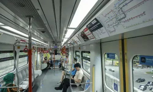 Sambut tahun baru, LRT Jakarta beroperasi hingga 02.00 WIB