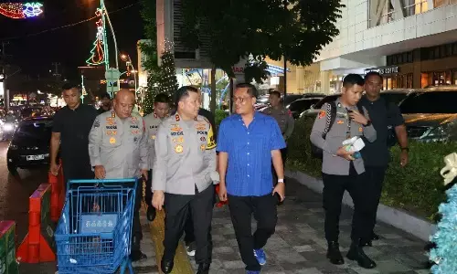 Kapolda Sulut didampingi PJU sambangi Pos Pam Nataru di Kota Manado